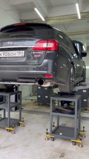 Subaru Levorg на вибростенде, видео №1