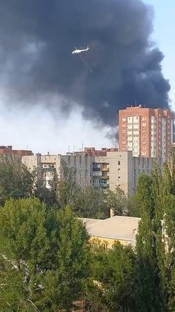 По улице Орская сегодня горели склады и офисное здание. В настоящее время огонь потушен. 🔥