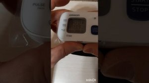 Обзор покупки на Озон.Тонометр давления на запястье Omron.Серия4 .mp4