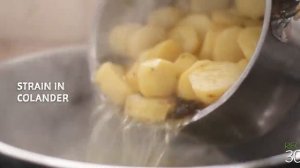 y2mate.com - Best Crispy Roast Potatoes with Pancetta Garlic and Herbs_v720P