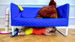 Влад и Ники играют в прятки с Крисом! Видео для детей.