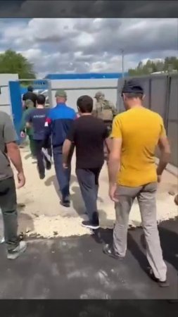 ФСБ, Росгвардия и МВД устроили рейд по мигрантам в Семилукском районе.