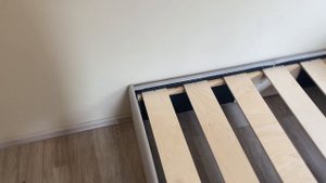 Кровать с мягким изголовьем