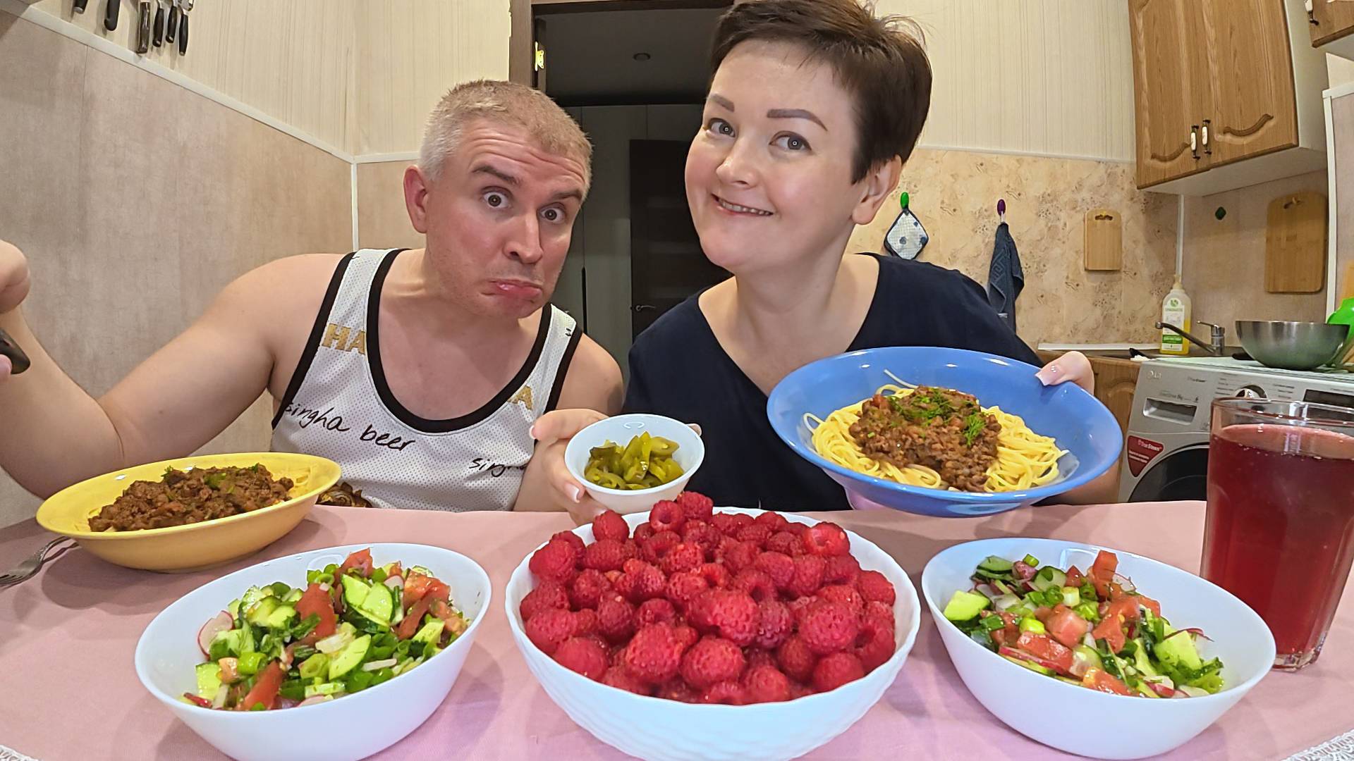 Мукбанг кто хорошо РАБОТАЛ тот ВКУСНО ест) НАЖОРИСТЫЙ диетический ужин получился) Болтаем и ЕДИМ