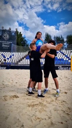 ЧТО ТУТ ПРОИСХОДИТ? #спорт #лето #море #Танцы #sport #dance #sea #cheerleading