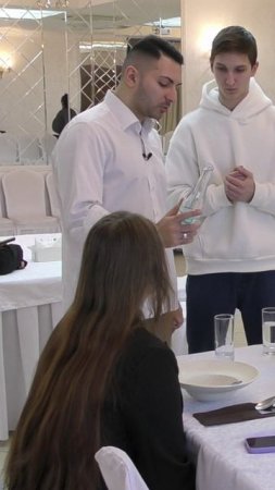 Как правильно подавать воду и напитки в ресторане 🍷💧