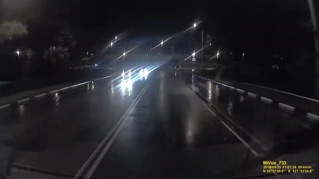 Видеорегистратор Mio MiVue 733. Запись ночью в дождь. Тест. смотреть онлайн