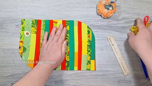 Скопилось много мелких лоскутов_ Отличная идея куда их пристроить. Переделала идею из инета. Отлично