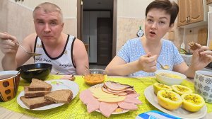 Мукбанг Вован ВОЗМУТИЛСЯ и решил дополнить мои слова! ПОНТЫ до добра НЕ ДОВЕДУТ Семейный обед Россия