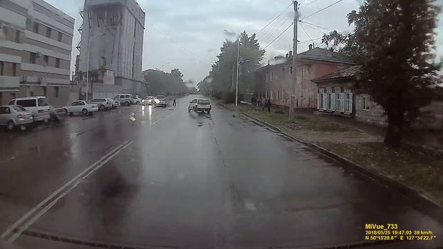 Видеорегистратор Mio MiVue 733. Экстренная запись. Тест смотреть онлайн