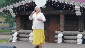 Светлана Никулина на концерте у дк Россия, День семьи, любви и верности