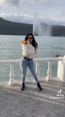 Красивая девушка
