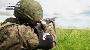 Занятия по огневой подготовке на военном полигоне в Рощинском