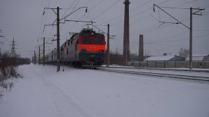 Электровоз ЭП1-147 пошёл на взлёт.