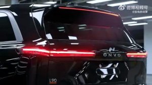 Появилось видео, как китайские кроссоверы Onvo L90 проводят самопроверку после сборки

В преддверии