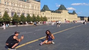 Фотосессия на брусчатке.