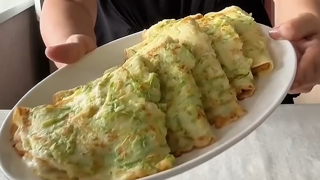 Нежные БЛИНЫ из кабачков...🥞🧀😋    Рецепт в описании ✍️