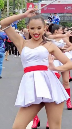 Fiestas de la capital Salvadoreña. La belleza de la Injecar latin band.