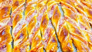 😋 Сырная спиралька с колбаской!