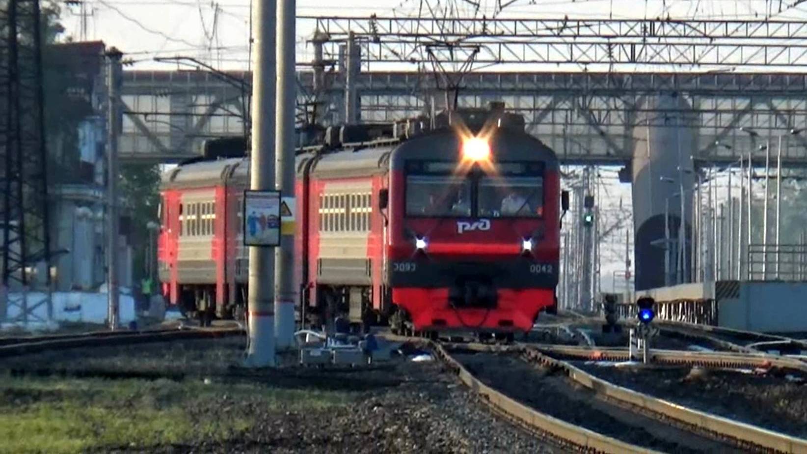 Пригородный ЭД9Э-0042 Вязники-Владимир. Отправление со станции Вязники