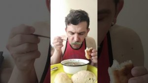 Вкусный обед, наваристый борщ с пирожками с мясом