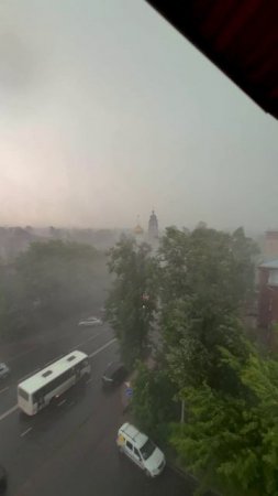 Мощный ливень в Ярославле. Прохождение атмосферного фронта.