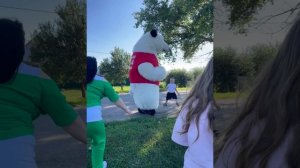 Так уже повелось что Белый мишка это лучший подарок на любой праздник. Идём с Белым мишкой на праздн