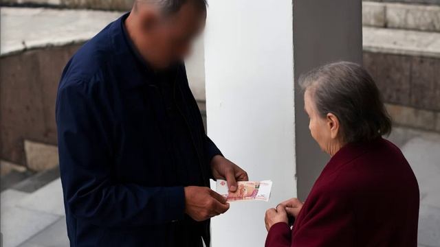 Женщина купила квартиру у пенсионерки, которую обманули мошенники — в итоге ....