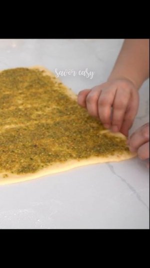 Pistachio Cream Roll Shorts #recipe #shorts #pistachio #rolls
