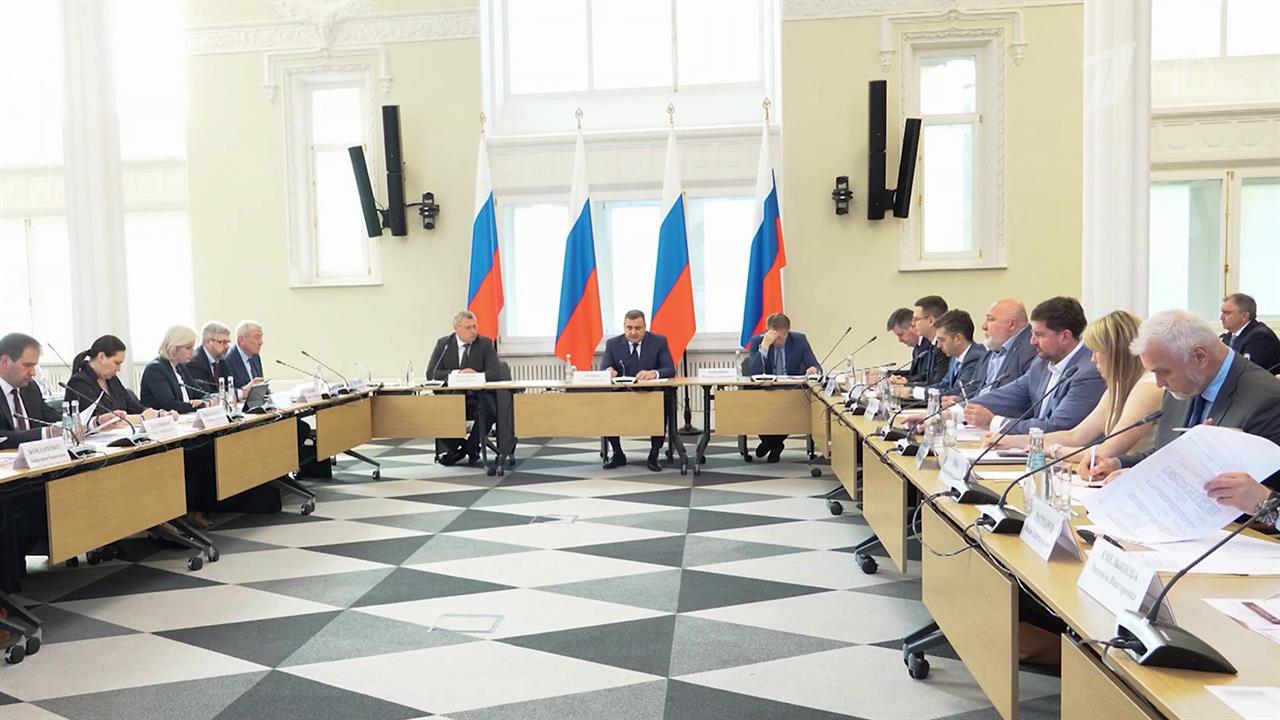 О поддержке ветеранов СВО и членов их семей говорили на заседании комиссии Госсовета