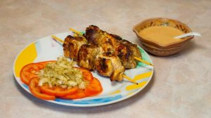 Шашлык из куриной грудинки в маринованном беконе