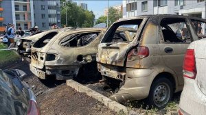 Восемь автомобилей сгорели на парковке в Москве
