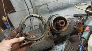 Замена подвесного подшипника на газеле. старый отходит 8 месяцев.