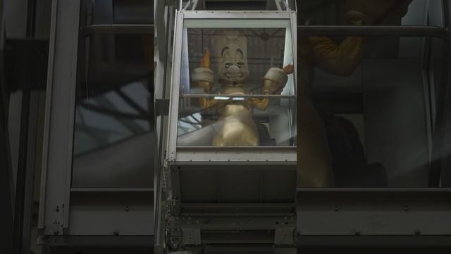Если увидите на улицах Москвы круассан, капибару и брокколи, не пугайтесь. Food.ru празднует 4 года!