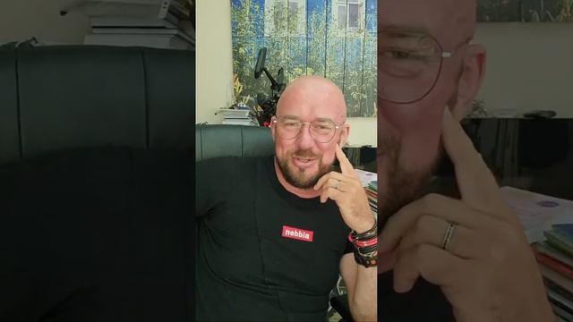 Начальник требует чтобы ему постоянно отчитывались о проделанной работе