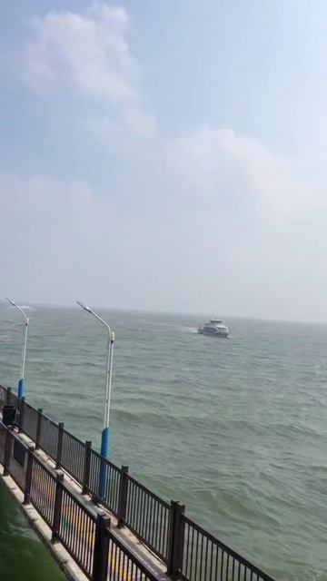Канатная дорога над морем и остров из ракушек в Китае