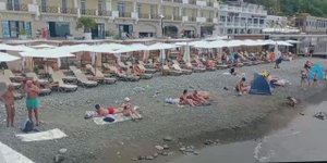 Что творится в Сочи в июле-2025: малолюдные пляжи, цены, курортная обстановка на Чёрном море