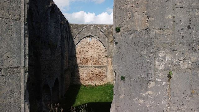 А в старой крепости его надо было через трубу брать...