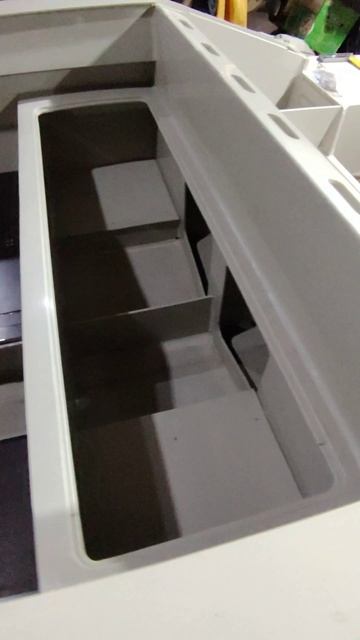 Лодка MAGNUM 420 из полипропилена