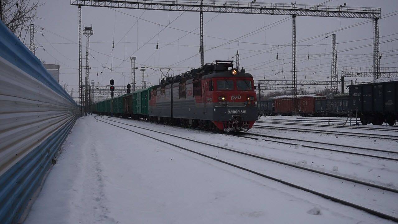 Электровоз ВЛ80С-1381