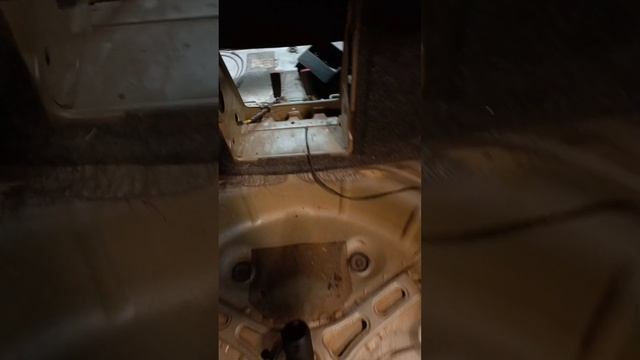 Одна из причин неработающего механизма складывания крыши EOSа.