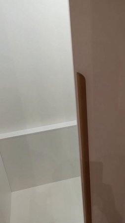 Стильный и современный шкаф в нишу для прихожей 👍