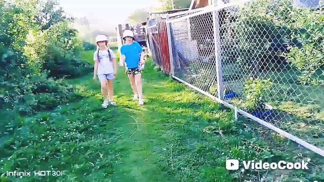 около дома с паранормальными явлениями 🤣