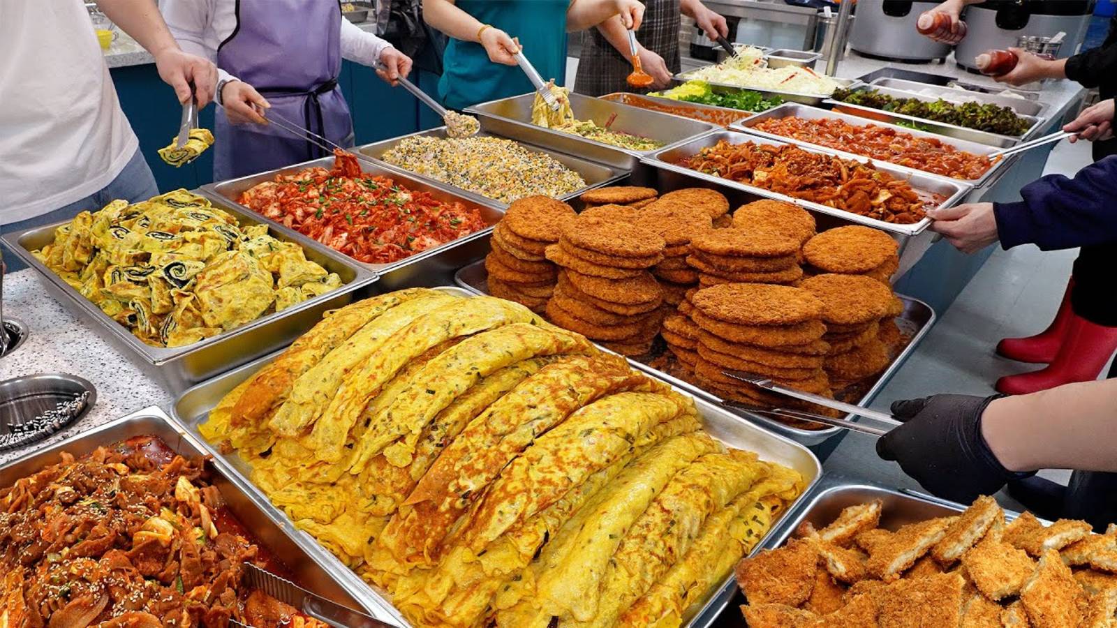 Корейский Буфет за 7000 вон: Нереальное качество, каждый день новые блюда #чтоедятвкорее смотреть онлайн