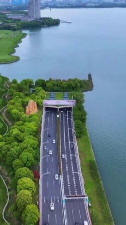 Туннель Цаохай под озером Дяньчи, Китай