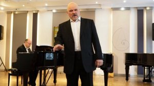 Михаил Гужов исполняет романс "Я люблю Вас так безумно". Фортепиано — Михаил Егиазарьян