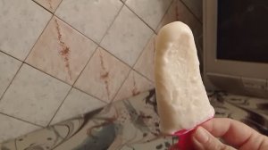 Мороженое из кефира и сгущённого молока.