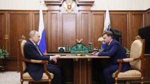 Владимир Путин провёл рабочую встречу с главой компании «РусГидро» Виктором Хмариным, 9 июля 2025