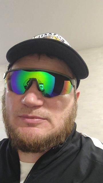 Личка ,два яичка.)