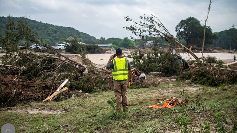 Более 100 человек погибли и 170 пропали без вести при наводнении в Техасе смотреть онлайн